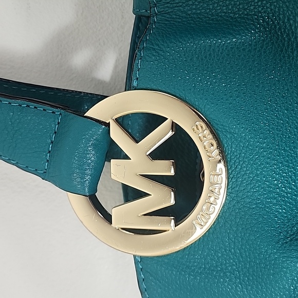 Michael Kors Fulton Hobo shoulder bag in green - Picture 2 of 11